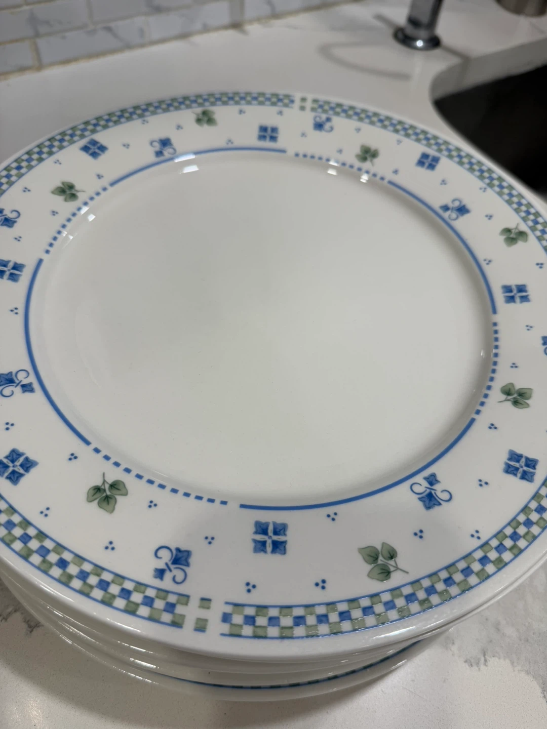 Sango Sabrina Dinnerware Set for Eight - photo 3