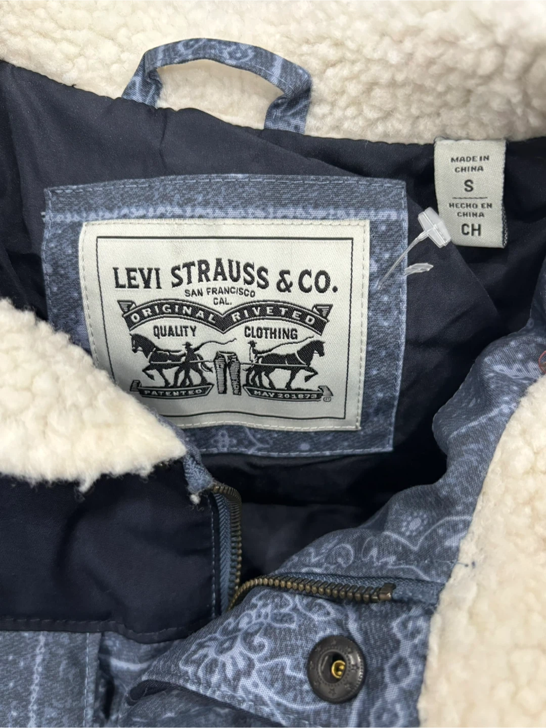 Levi Strauss & Co. Bandana Print Puffer Jacket - Size S - photo 4