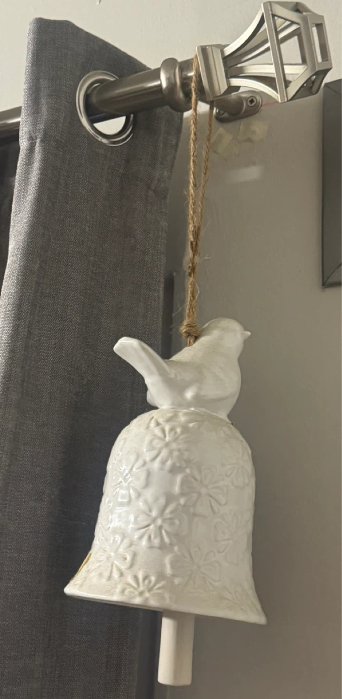🥕 White ceramic  Bird Bell Ornament
