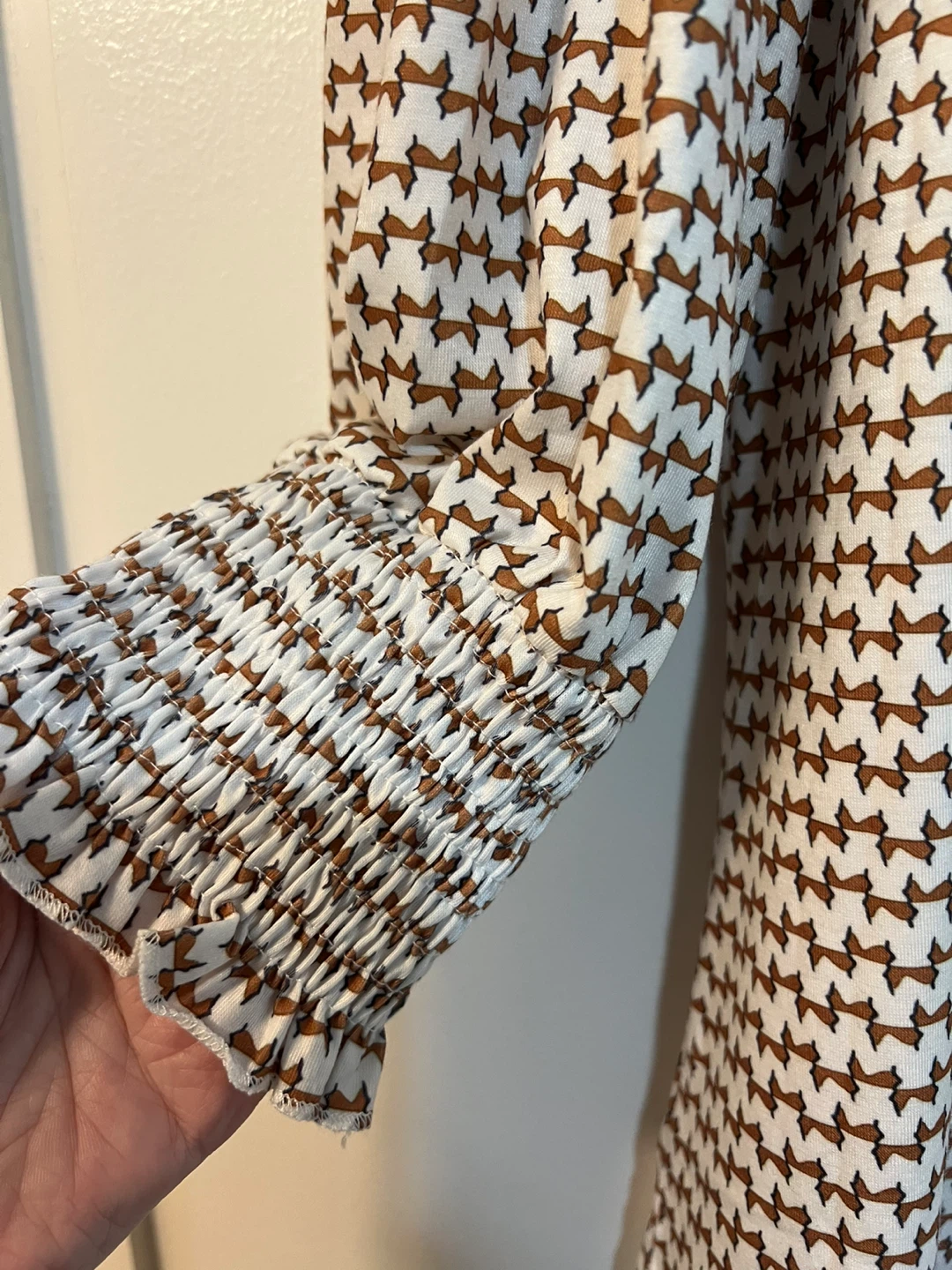 Off White & Brown Patterned Blouse~NWOT - photo 2