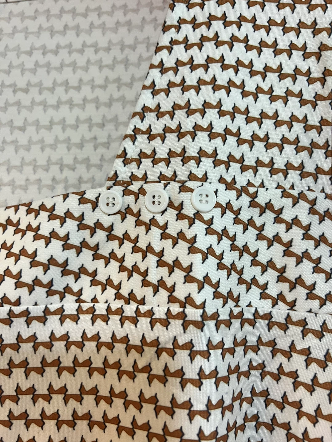 Off White & Brown Patterned Blouse~NWOT - photo 3
