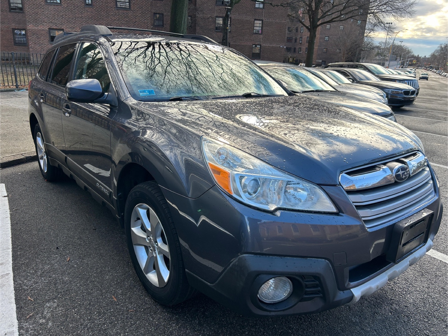 2014 Subaru Outback 2.5i Premium 4D - photo 2