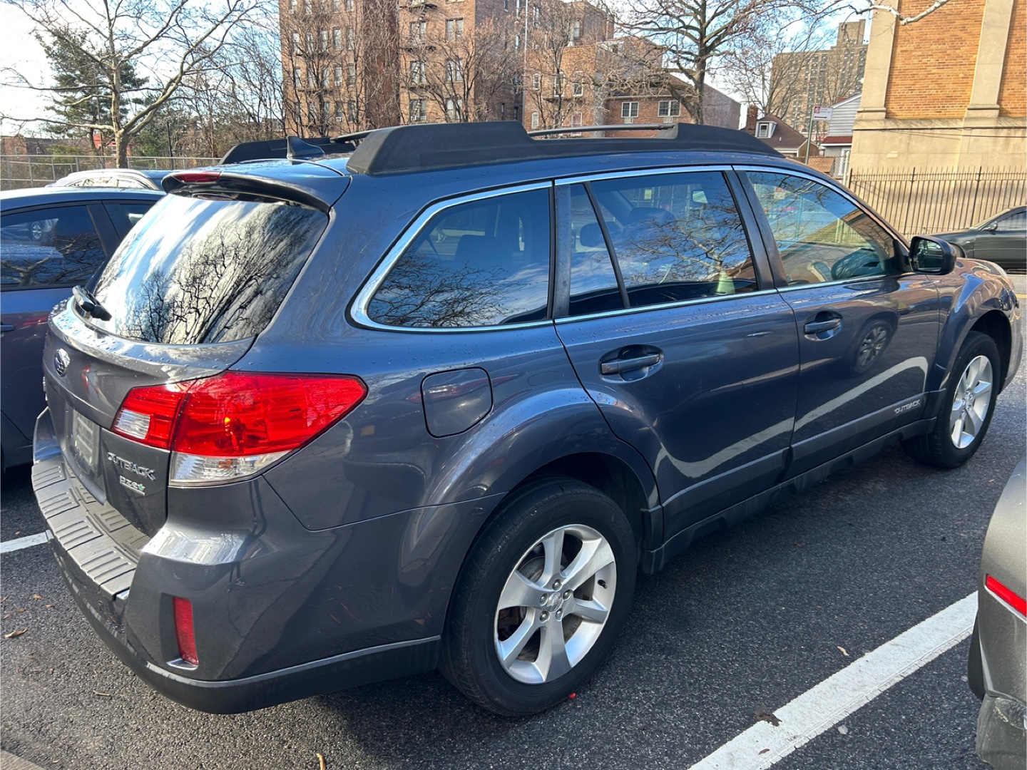 2014 Subaru Outback 2.5i Premium 4D - photo 5