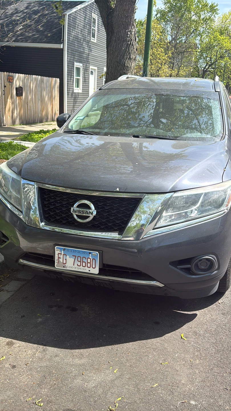 Nissan Pathfinder SUV - Gray - photo 2