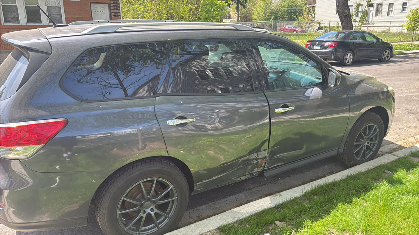 Nissan Pathfinder SUV - Gray - photo 4