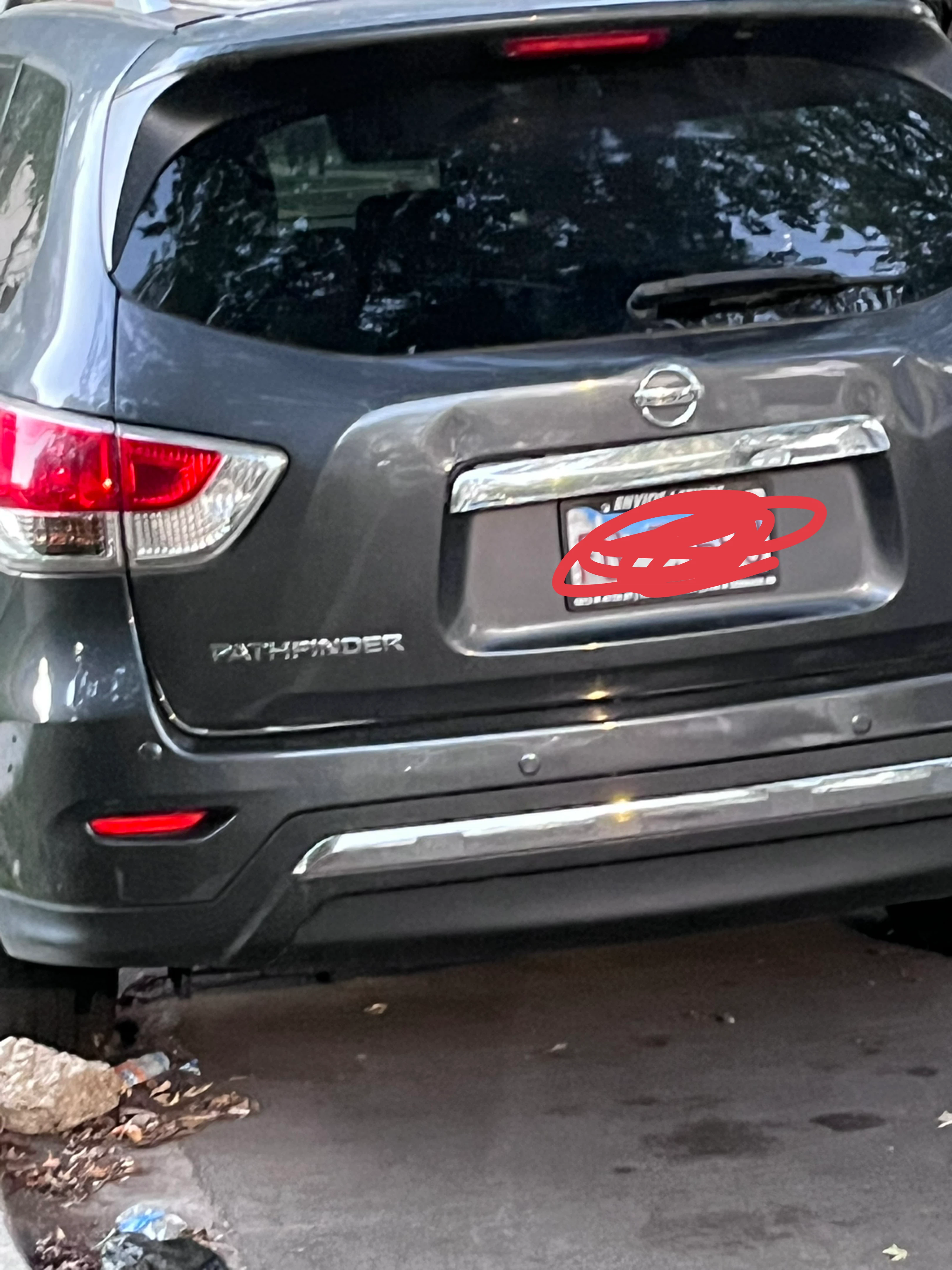 Nissan Pathfinder SUV - Gray