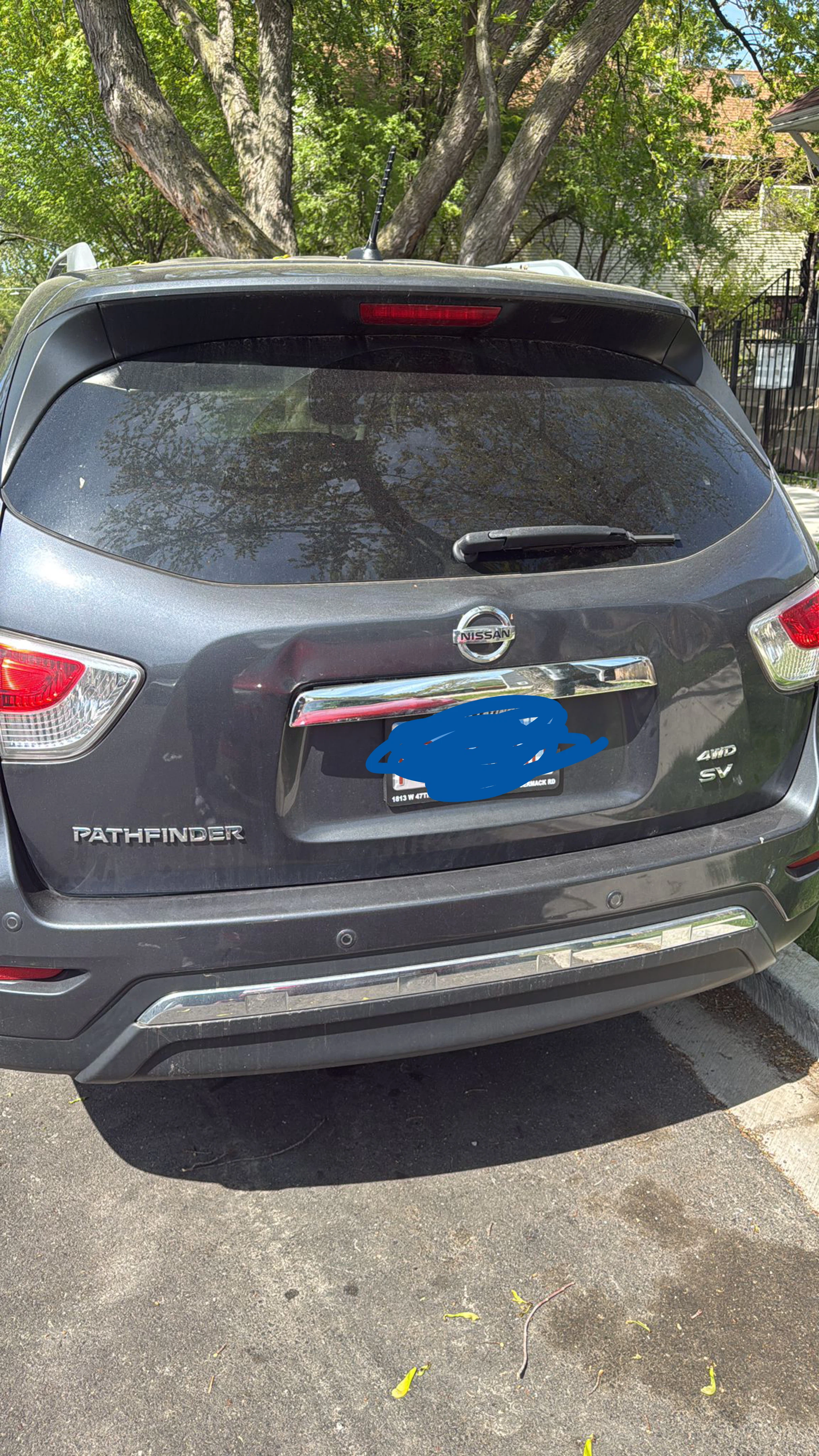 Nissan Pathfinder SUV - Gray - photo 3