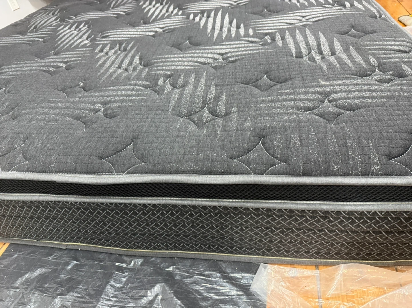 Mattress - Great Condition! - photo 3