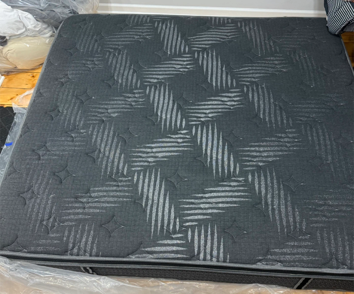 Mattress - Great Condition! - photo 2