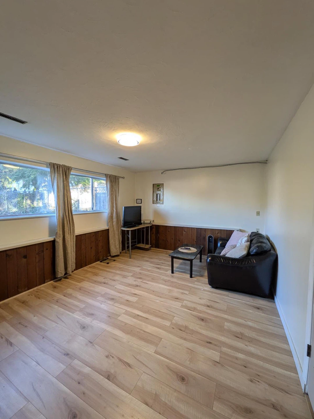 Basement for rent - photo 3