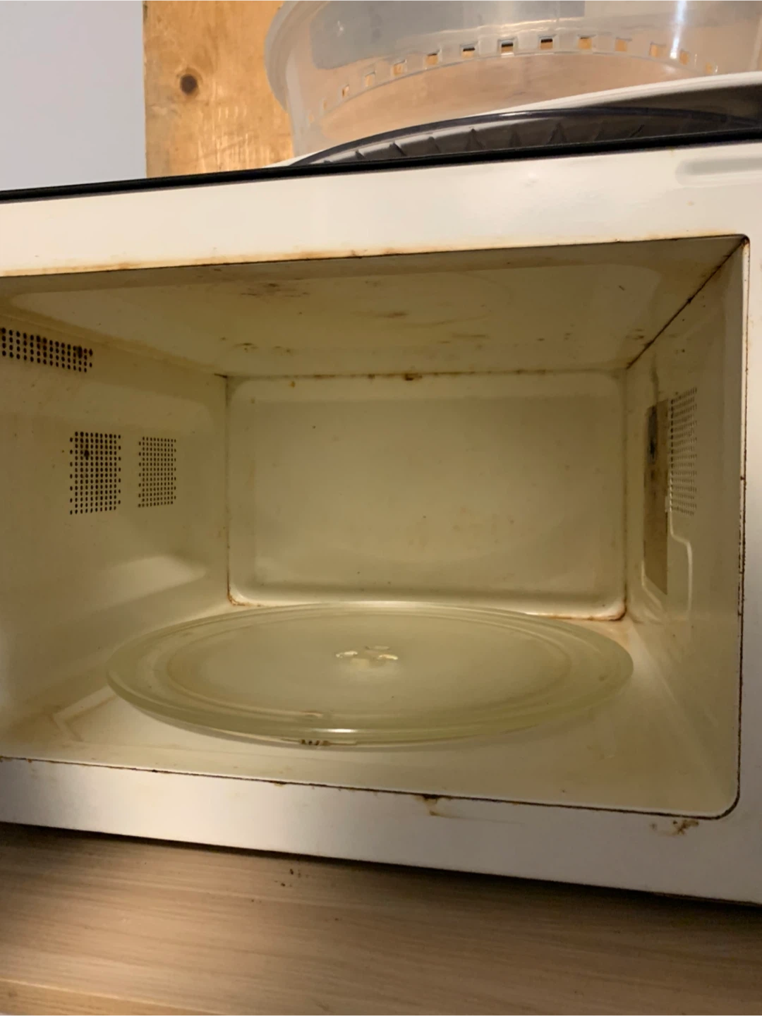Microwave (free) - photo 2