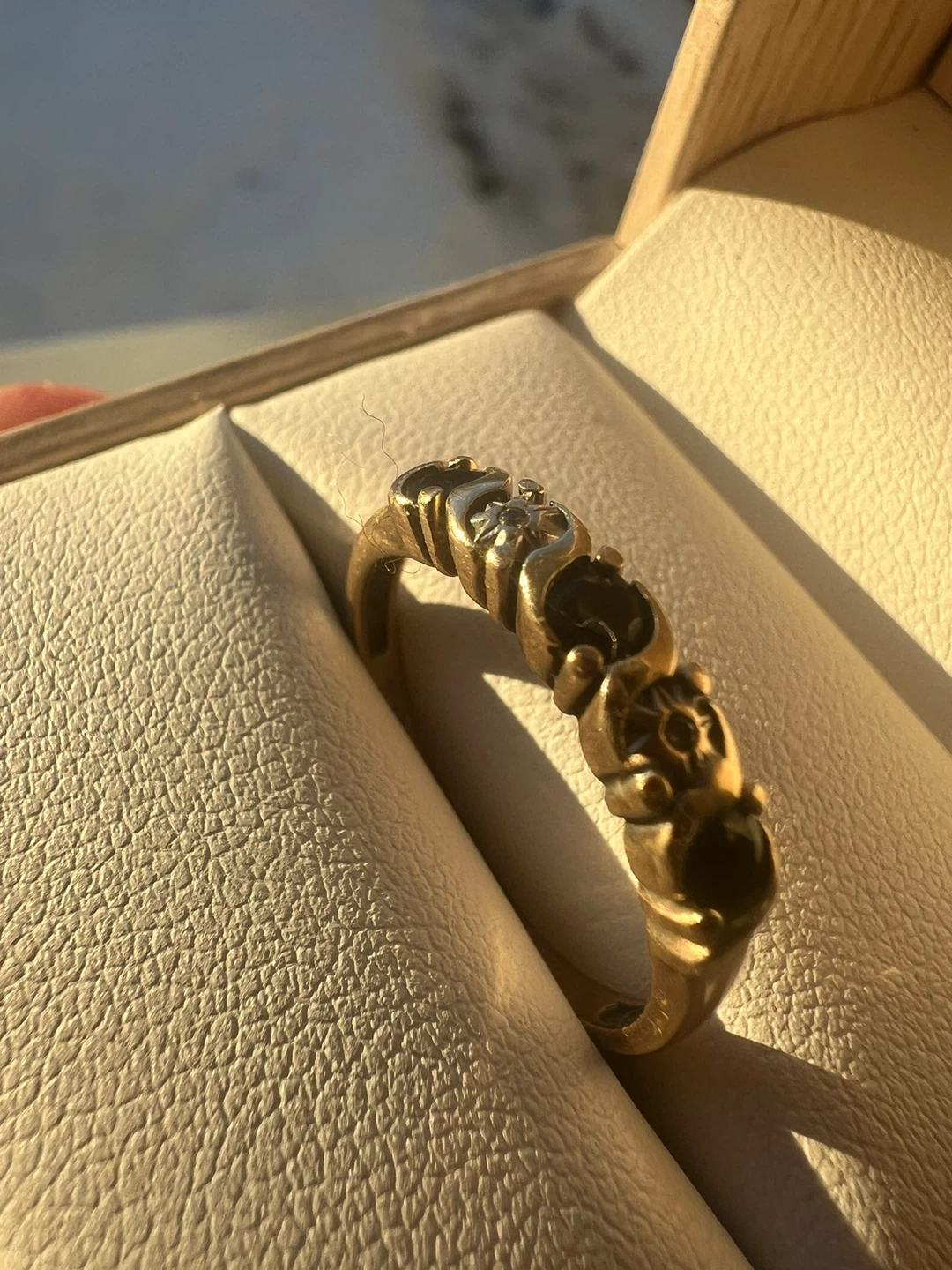 Gold Ring with Dark sapphires and diamonds - photo 3