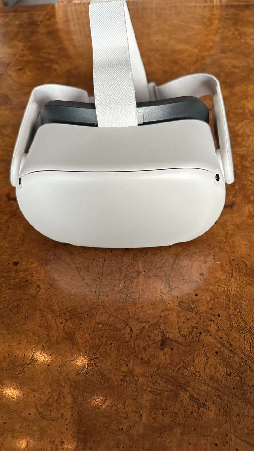 Oculus Meta Quest 2 -128GB Headset & Controllers only