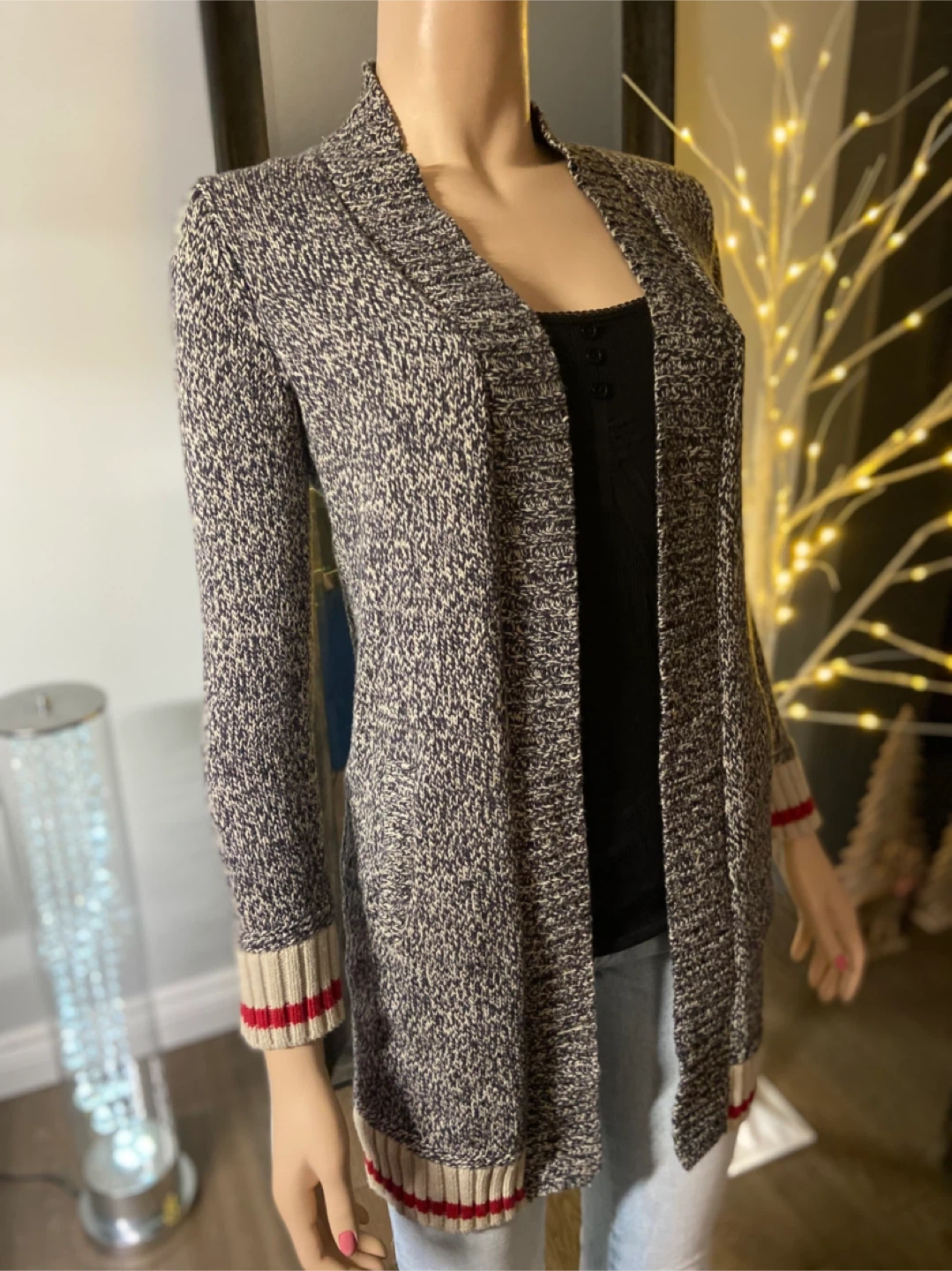 LIKE NEW: Roots Cabin Extra-Long Kids Cardigan 9-10 yrs - photo 4