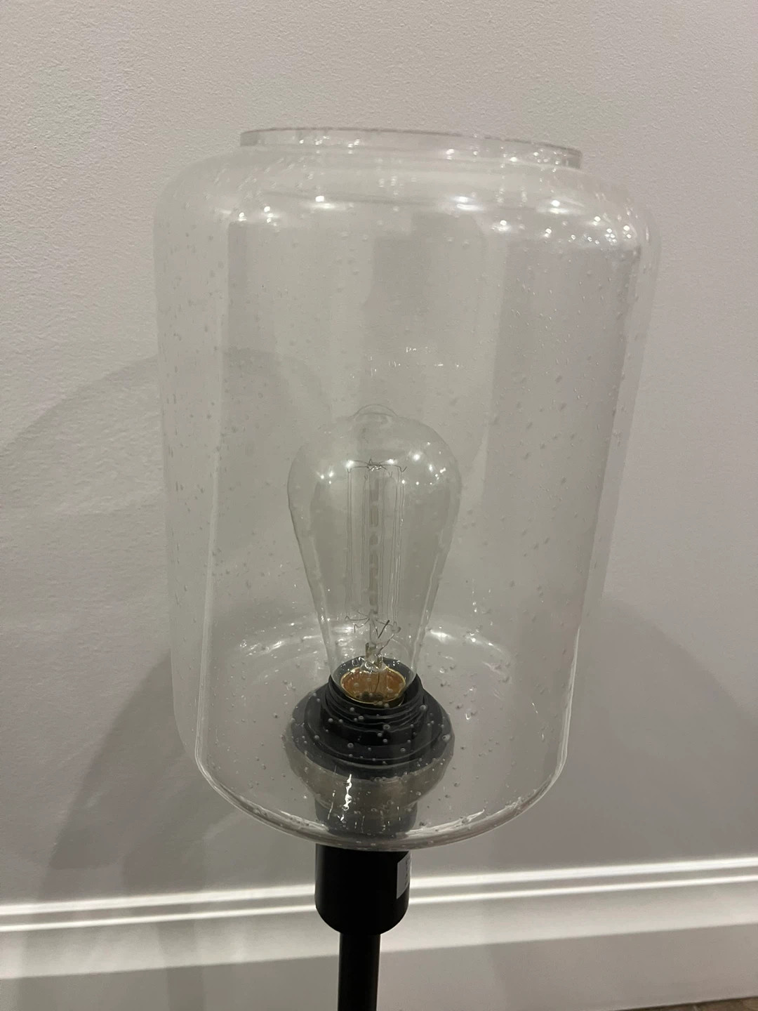 Table Lamp with Glass Shade 🥕- need it gone - photo 2