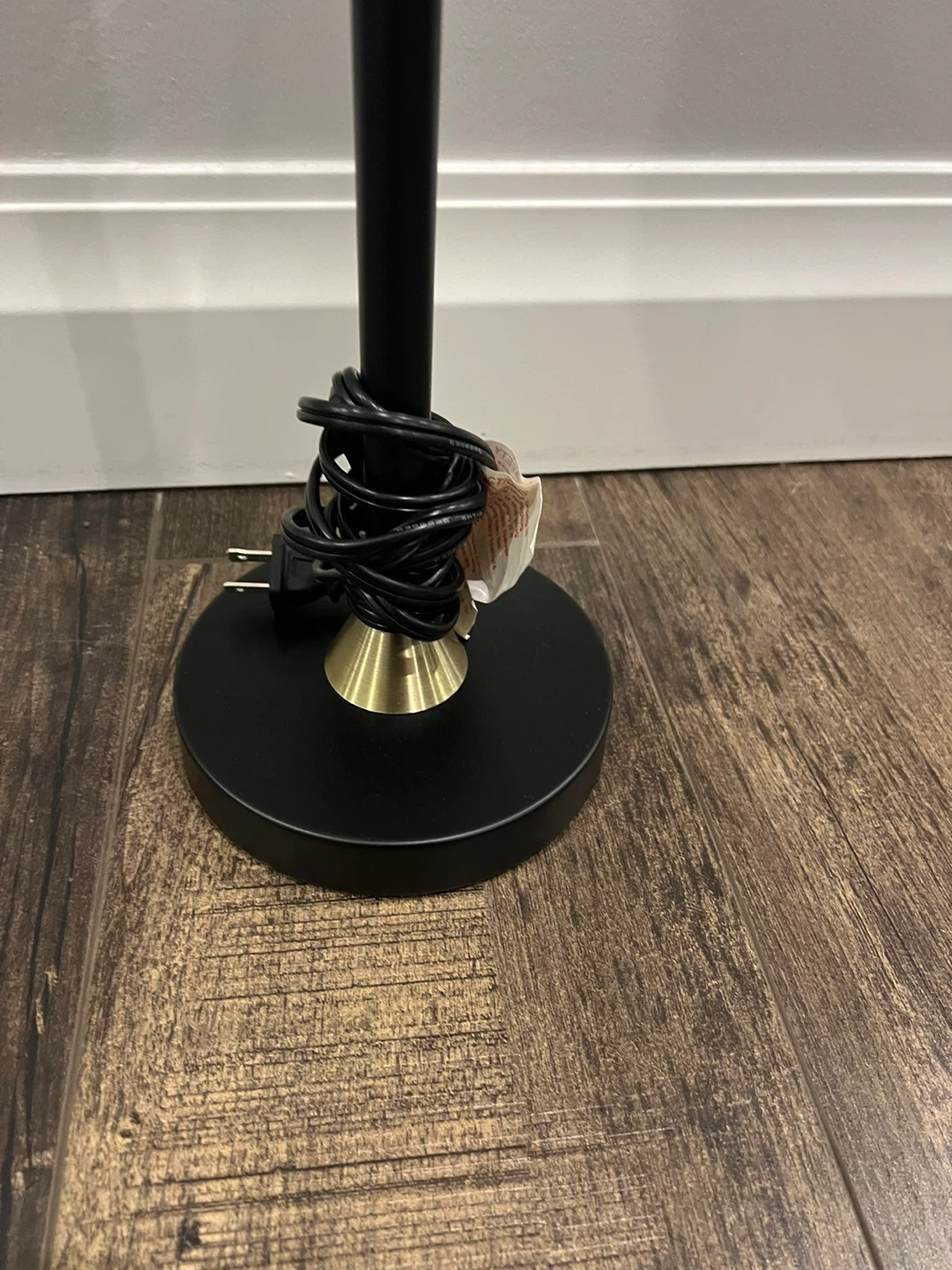 Table Lamp with Glass Shade 🥕- need it gone - photo 3