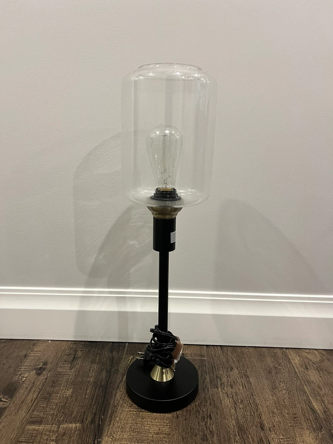 Table Lamp with Glass Shade 🥕- need it gone