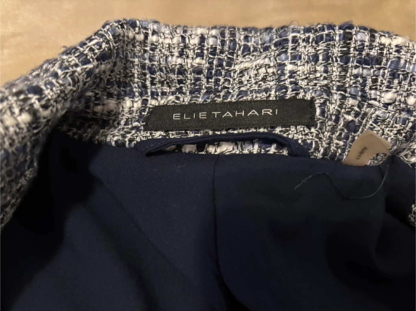 Elie Tahari Tweed Blazer size 8 - photo 4