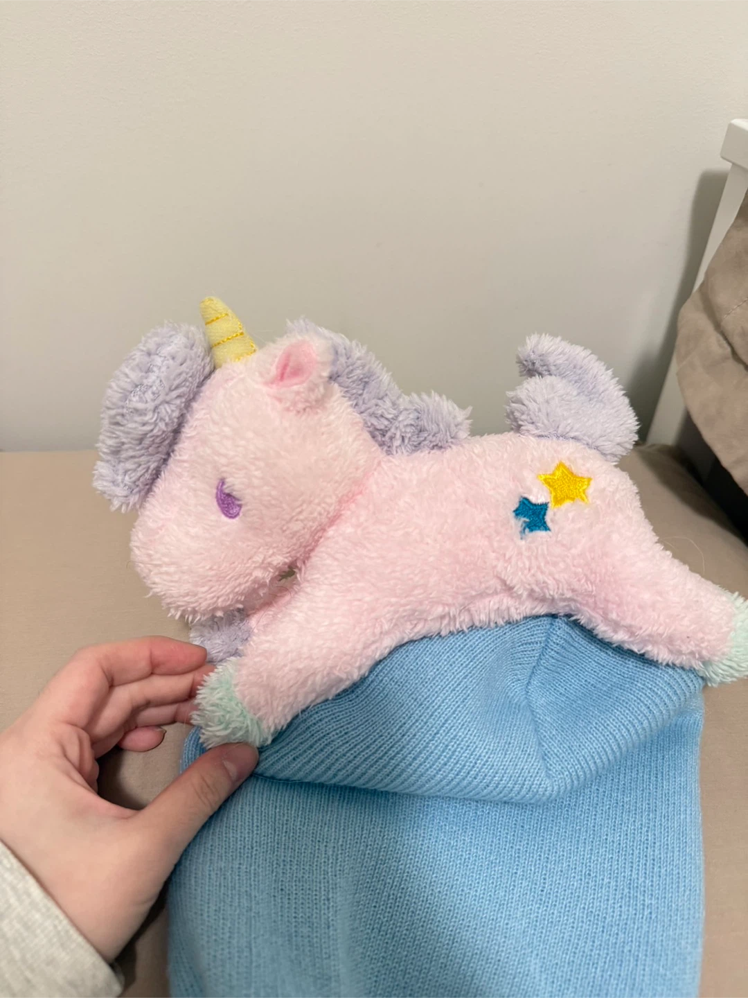Cute helmet cover!