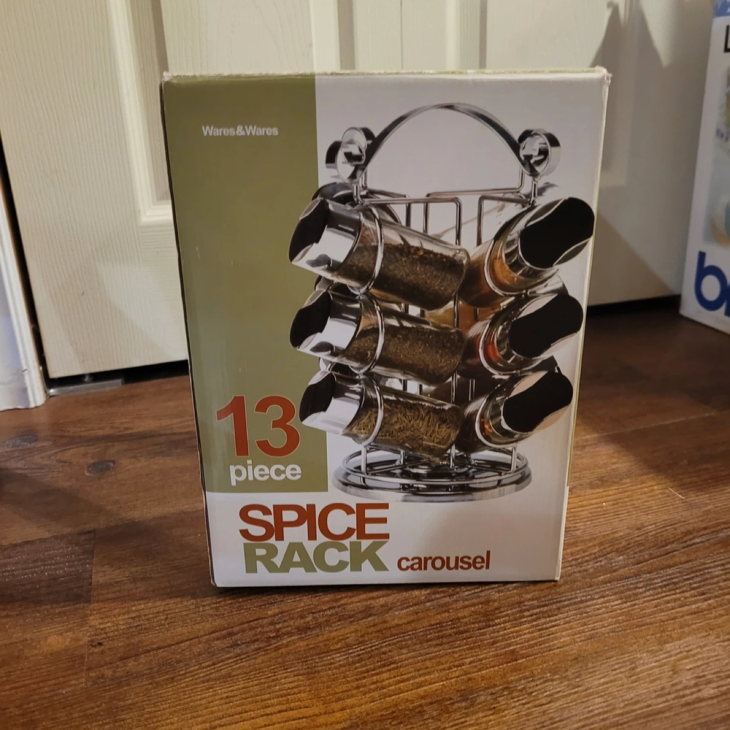 🥕Wares&Wares 13-Piece Spice Rack Carousel - New