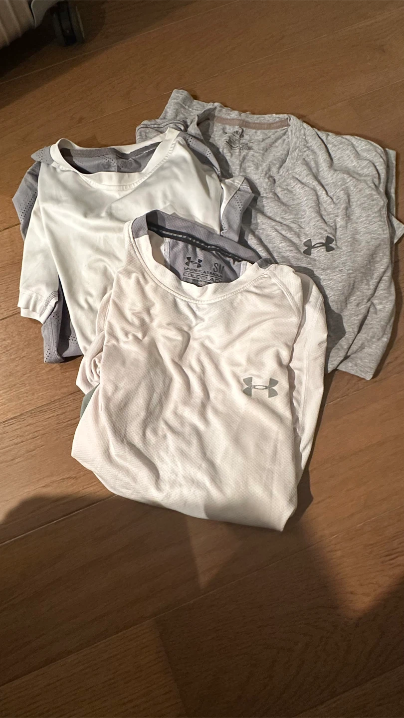 3 Men’s Underarmour workout shirts 🏆