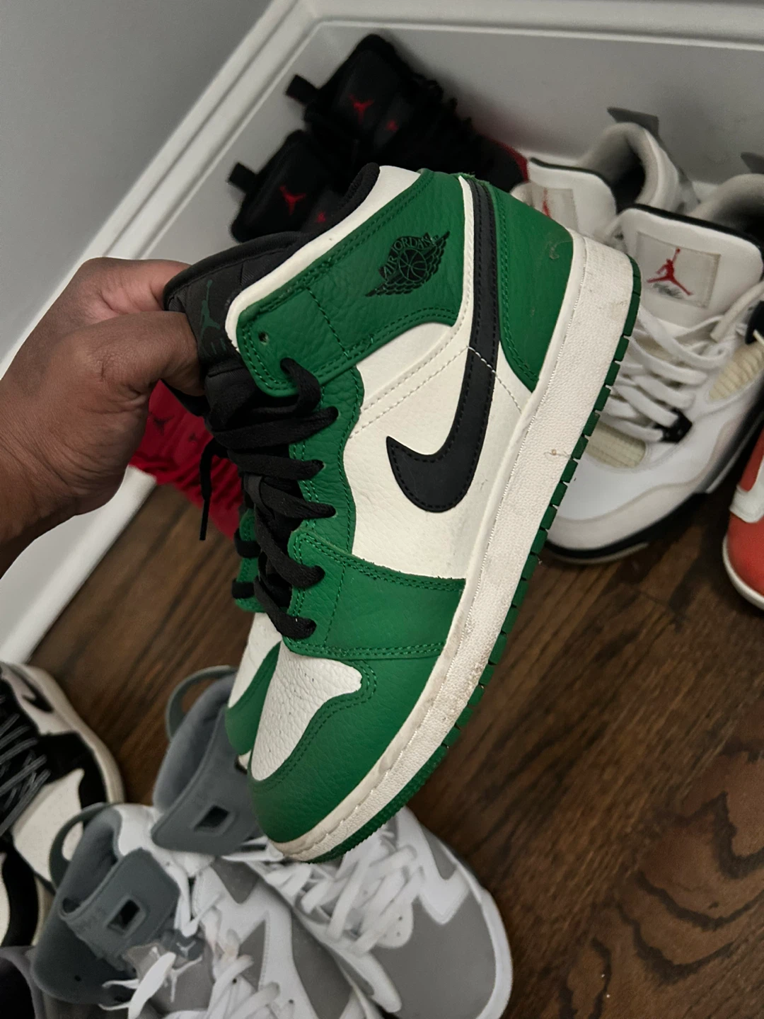 Nike Air Jordan 1 Retro High Lucky Green - photo 2