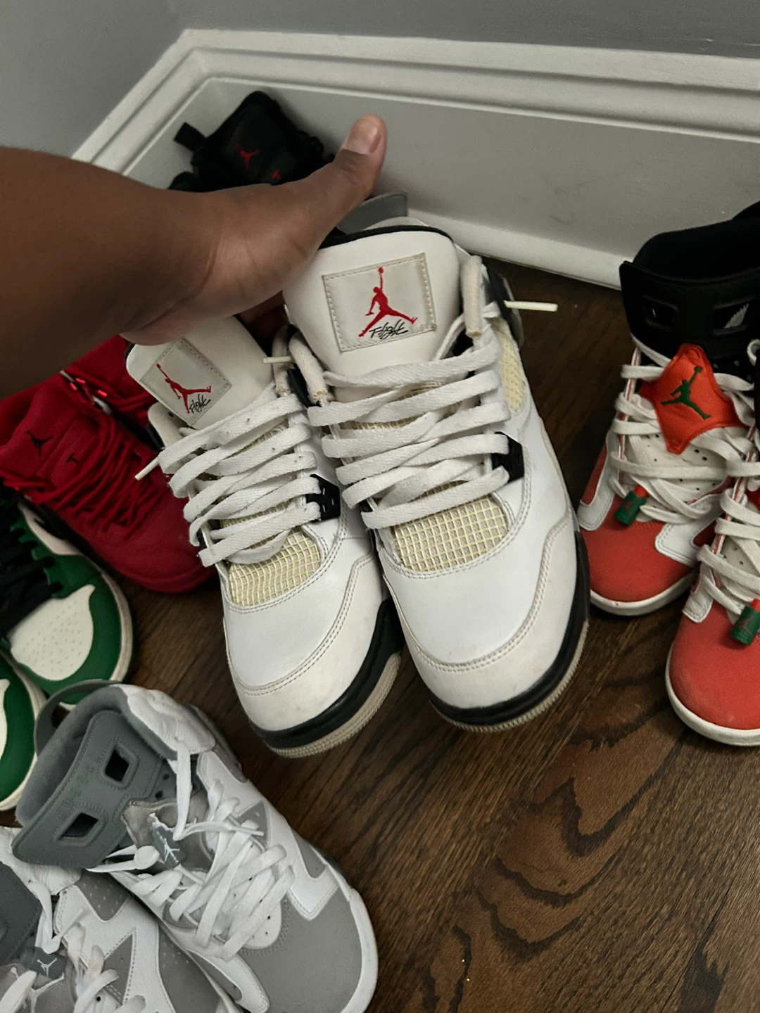 Air Jordan Retro 4 “white cement”