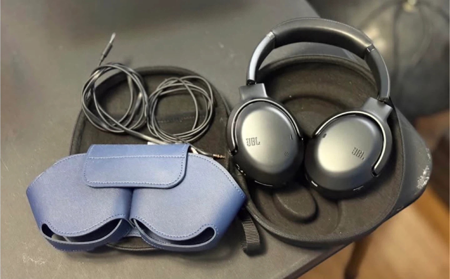 JBL Tour One M2 Wireless Headphones - photo 3