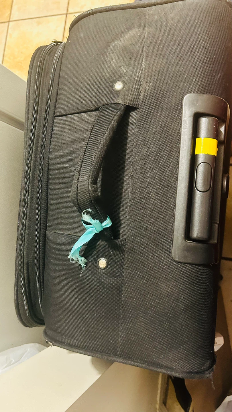 Skyflite Black Suitcase - photo 2