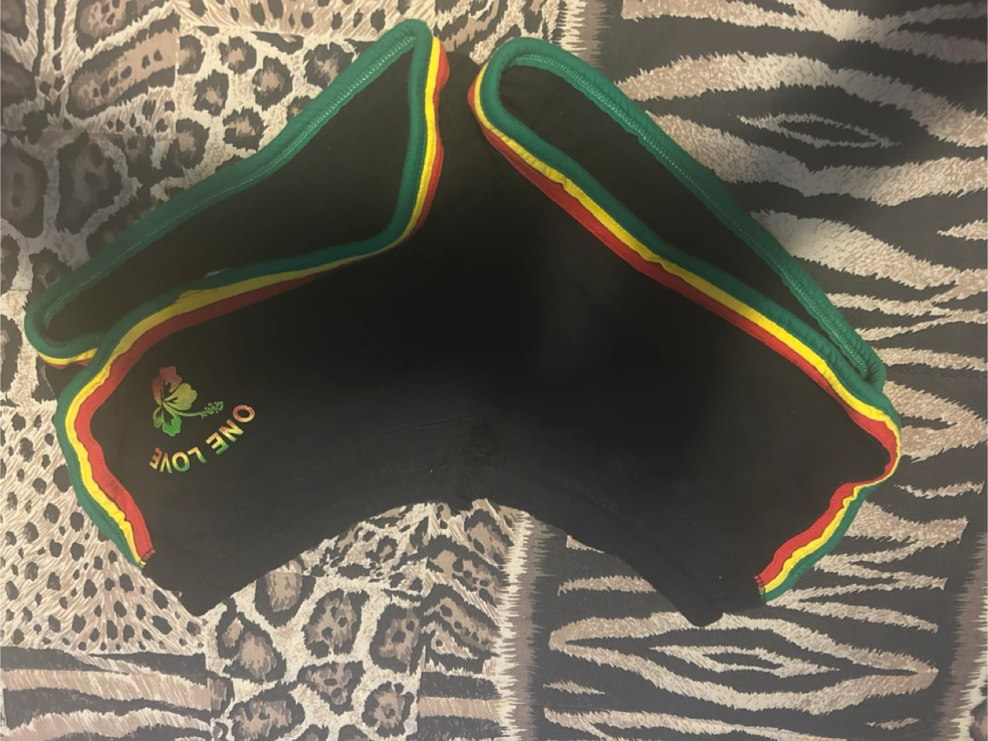 Authentic Gear Jamaica Shorts & Bob Marley Tank XL - photo 2