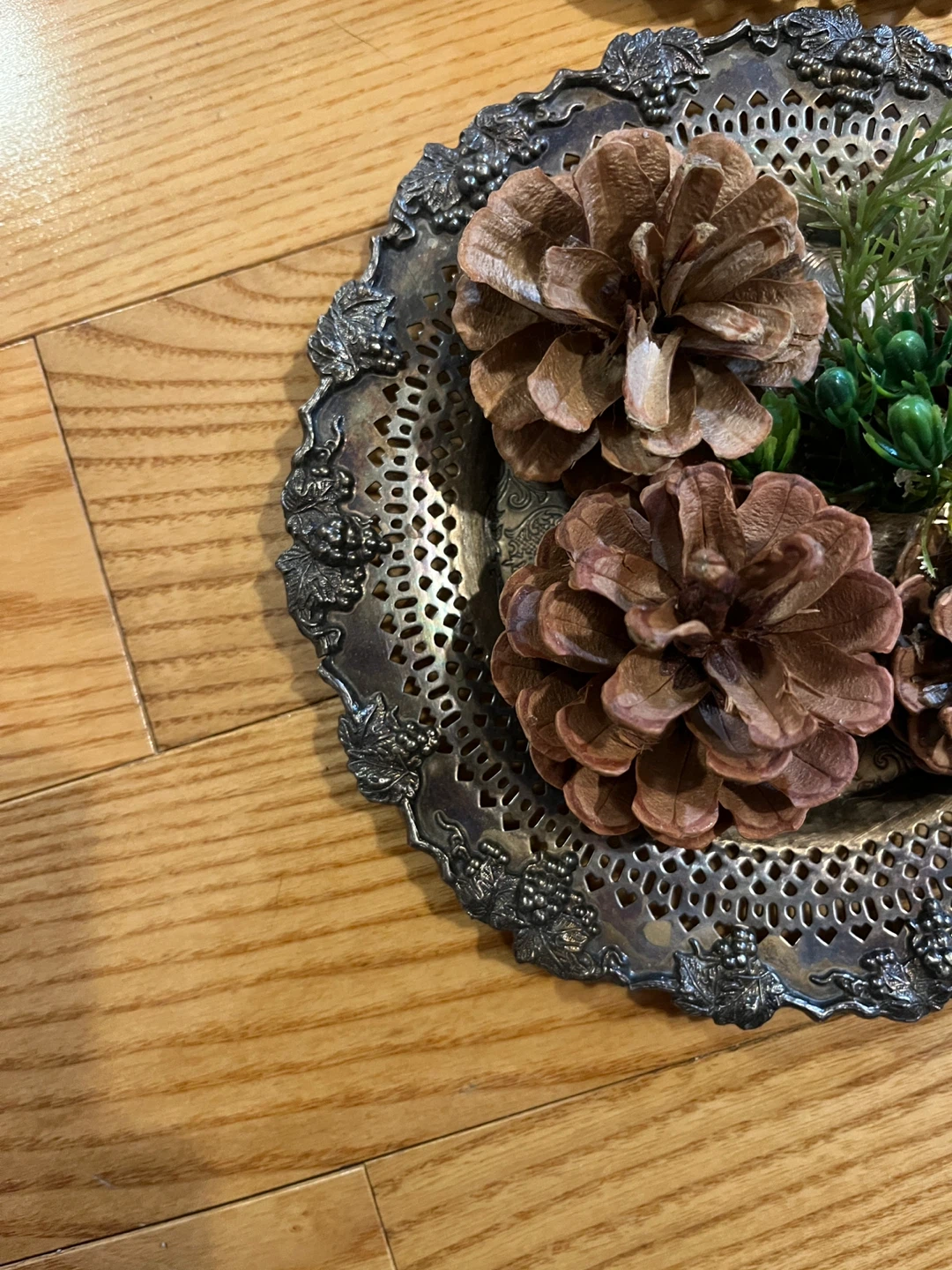 A set of decorative silver-plated dishes with pine cones - photo 5