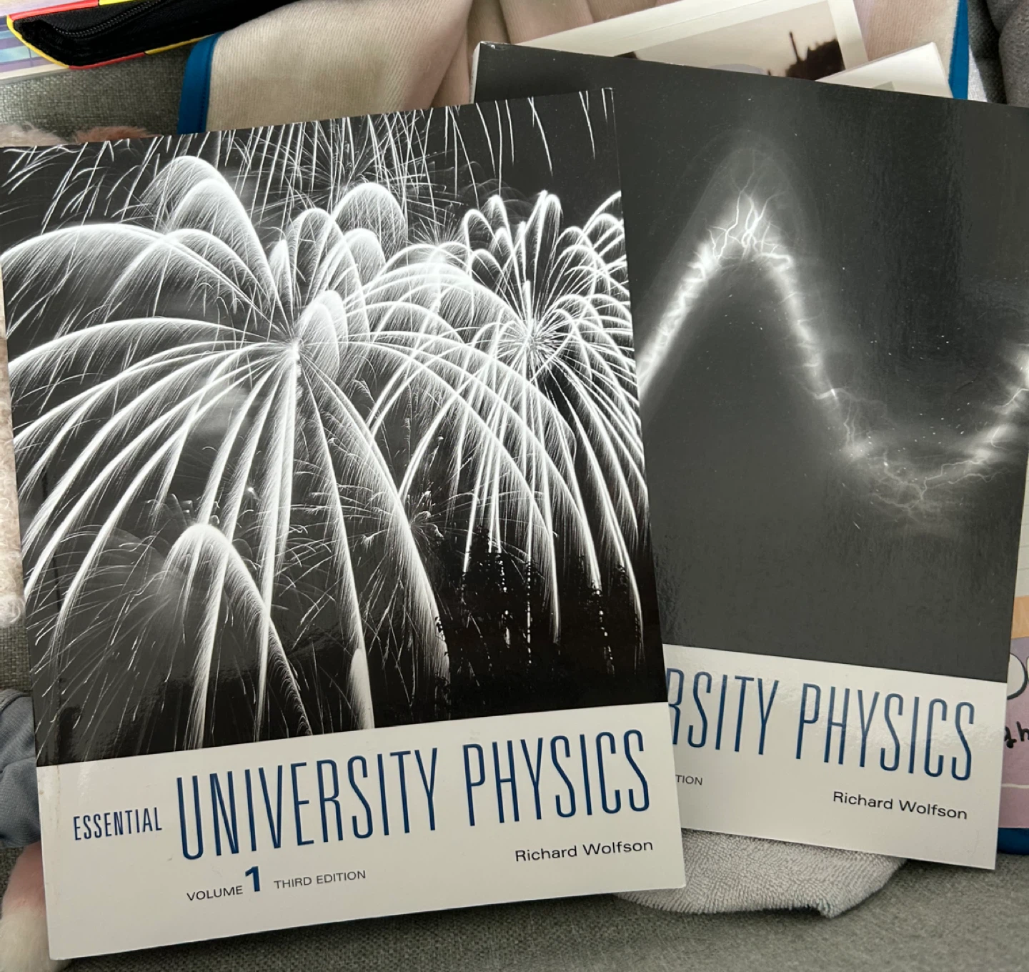 Essential University Physics Vol 1 & 2 Wolfson