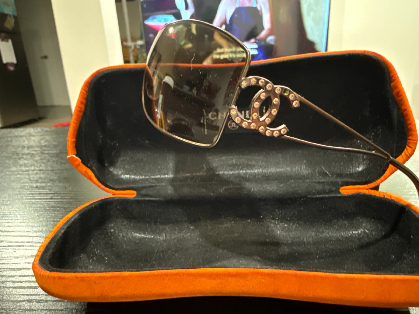 Chanel Sunglasses with Case - photo 2