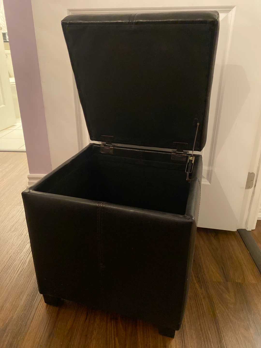 Black Faux Leather Storage Ottoman 🥕 - photo 2