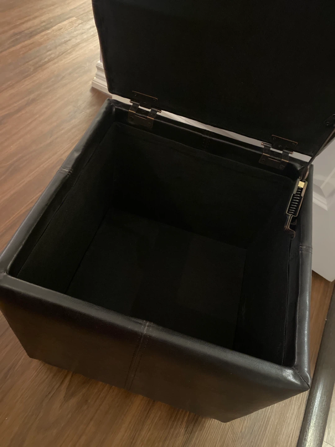 Black Faux Leather Storage Ottoman 🥕 - photo 4