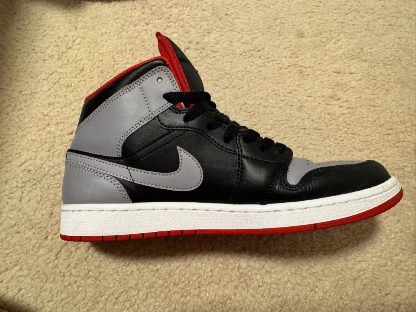 Nike Air Jordan 1 Mid, US 8.5 - photo 3