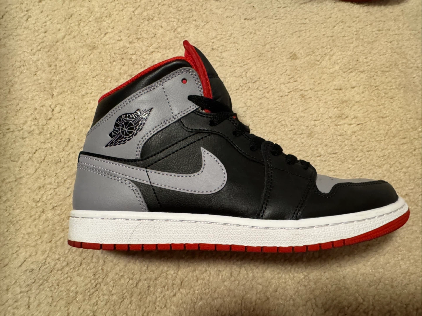 Nike Air Jordan 1 Mid, US 8.5 - photo 2