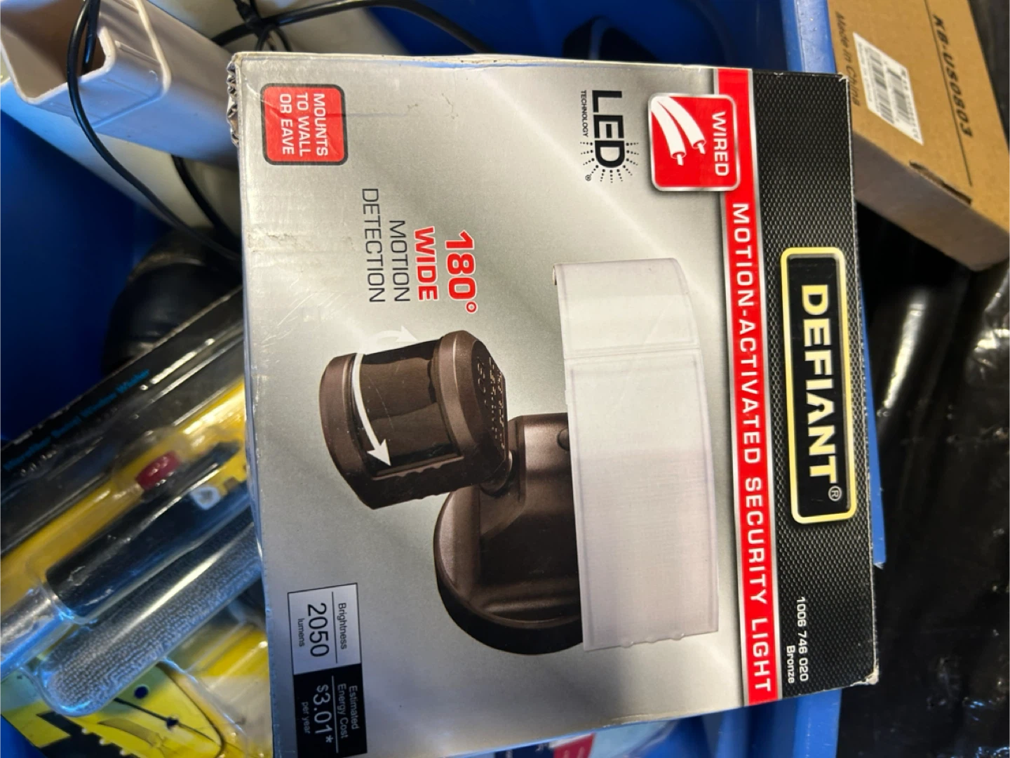 Defiant Motion-Activated Security Light - New in Box