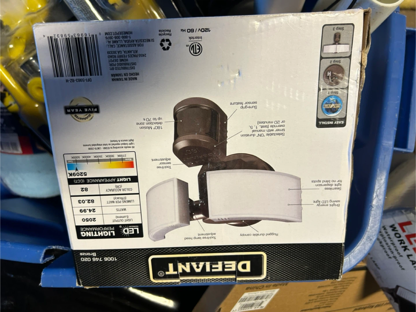 Defiant Motion-Activated Security Light - New in Box - photo 2
