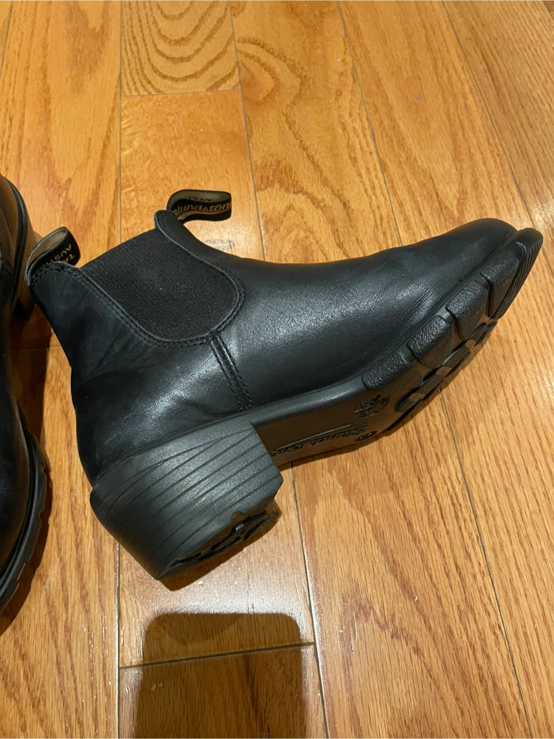 Blundstones Boots Size 6.5 - photo 2