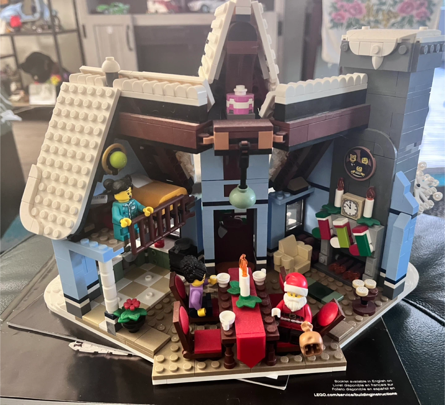 LEGO Santa's Visit Winter Village Collection 10293 - photo 2