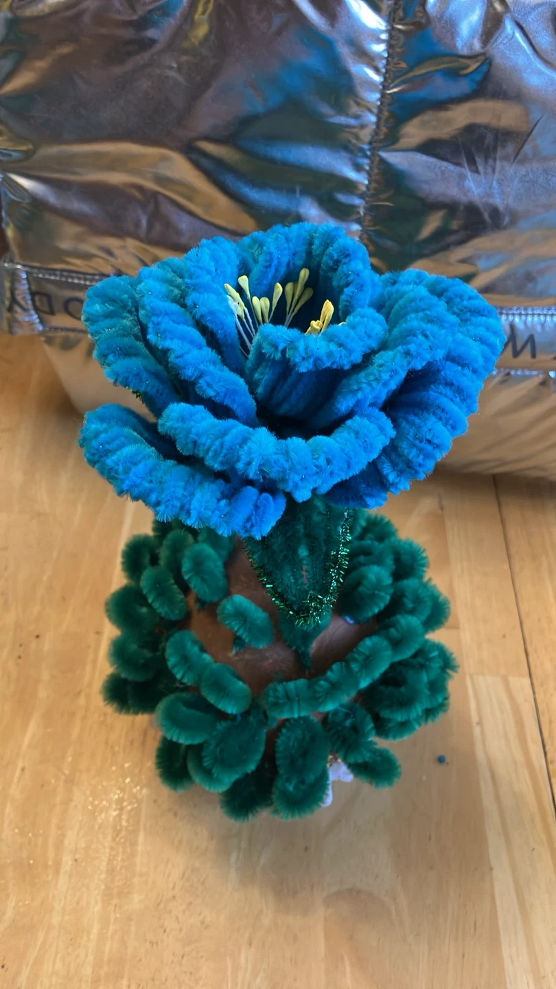 Handmade Pipe Cleaner Flower Arrangements - photo 4