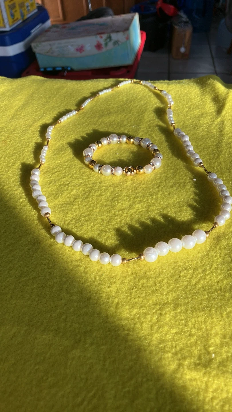 Pearl Necklace and Bracelet Set