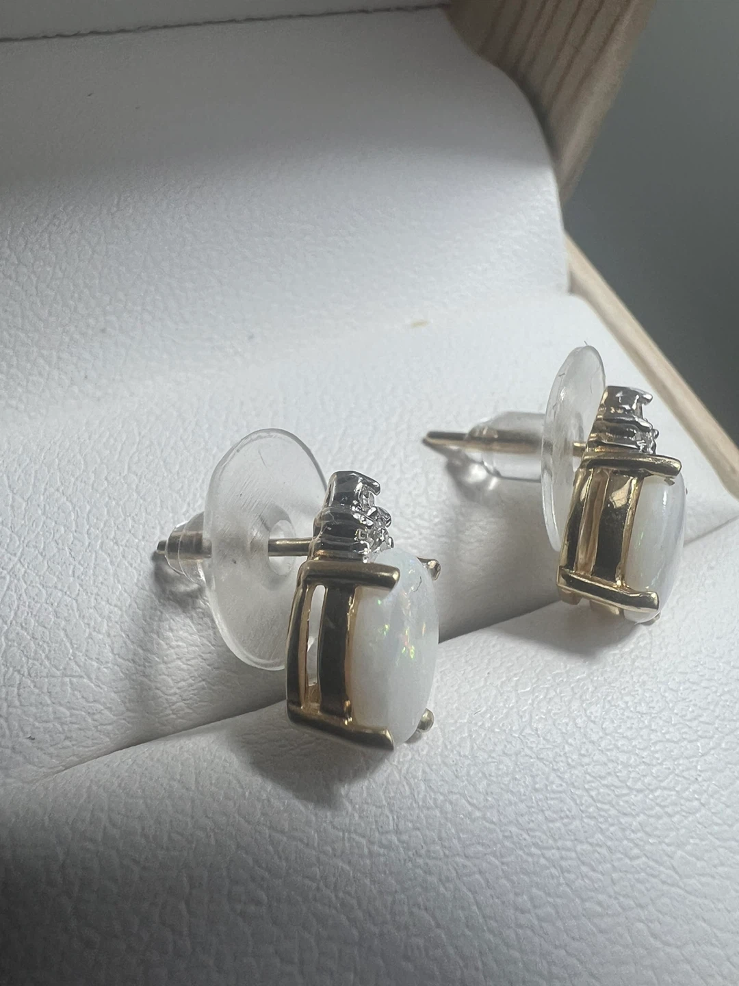 14 k Opal stud earrings with diamonds - photo 4