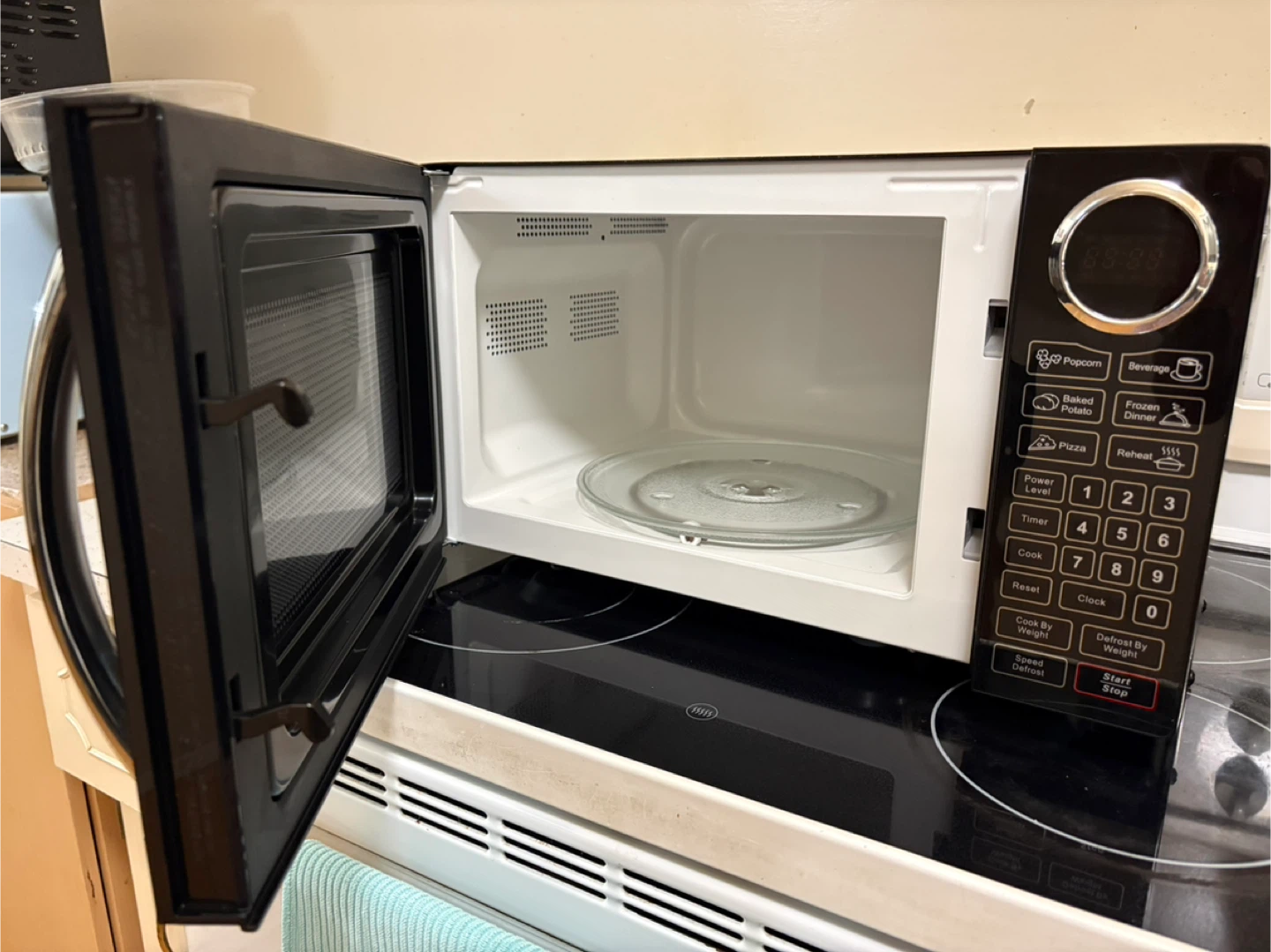 RCA Microwave Oven