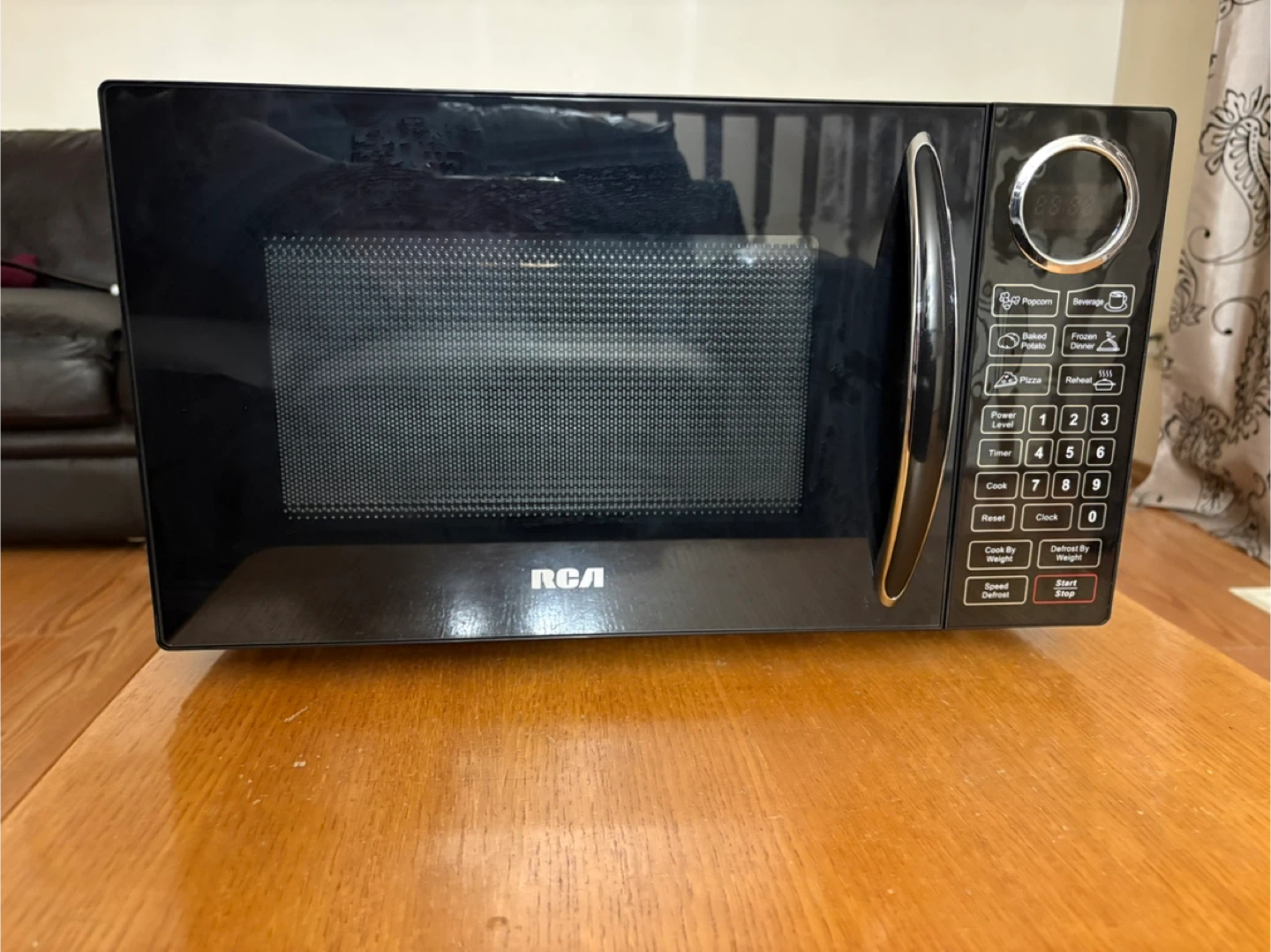 RCA Microwave Oven - photo 2