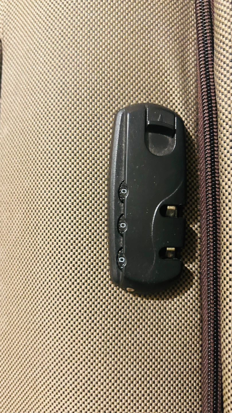 American Tourister Suitcase - photo 3