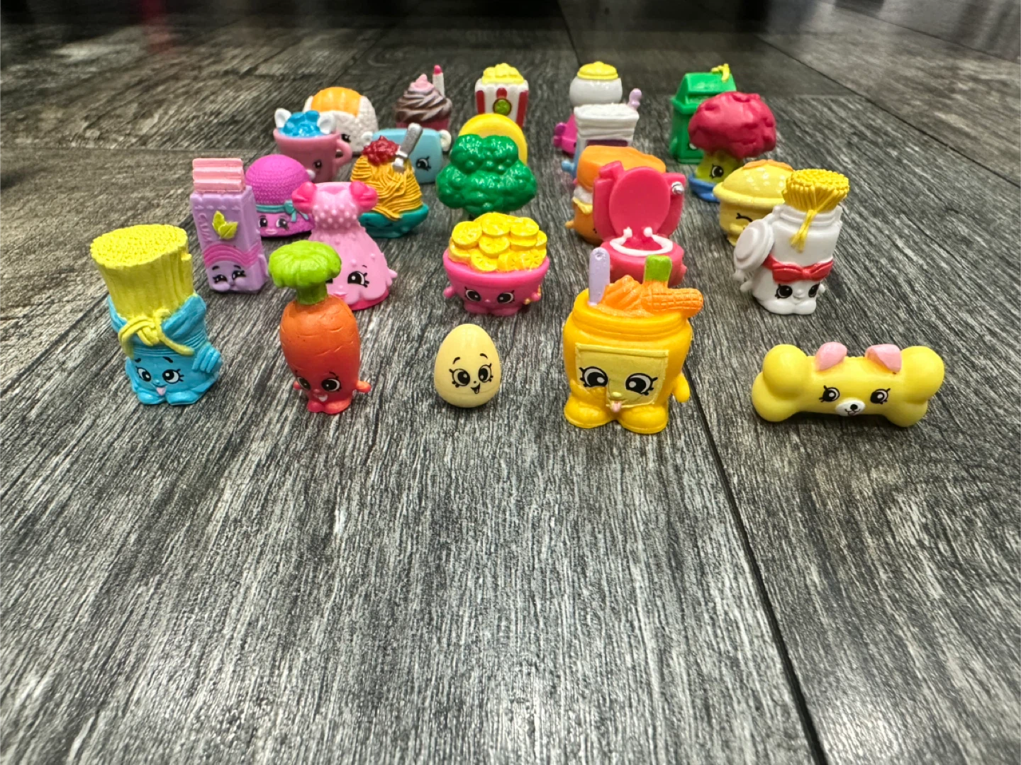 Shopkins Bulk Lot of 25 Different Figures - No Duplicates