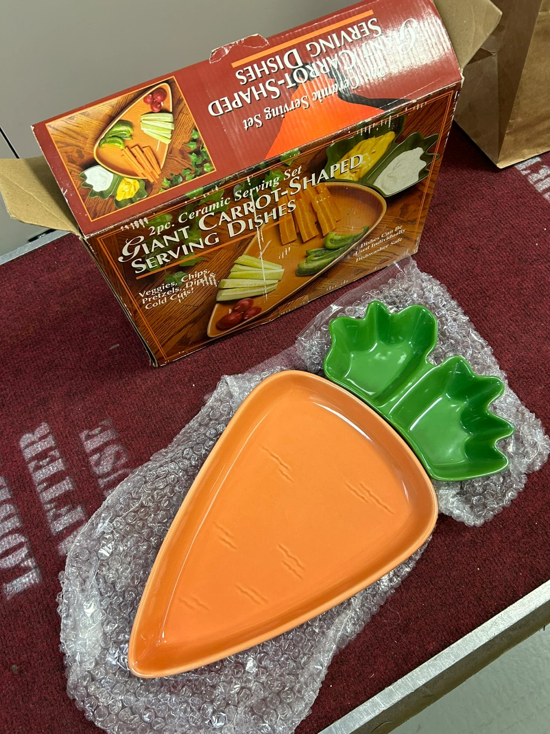 Giant Carrot-Shaped Serving Dishes - 2pc Ceramic Set - photo 2