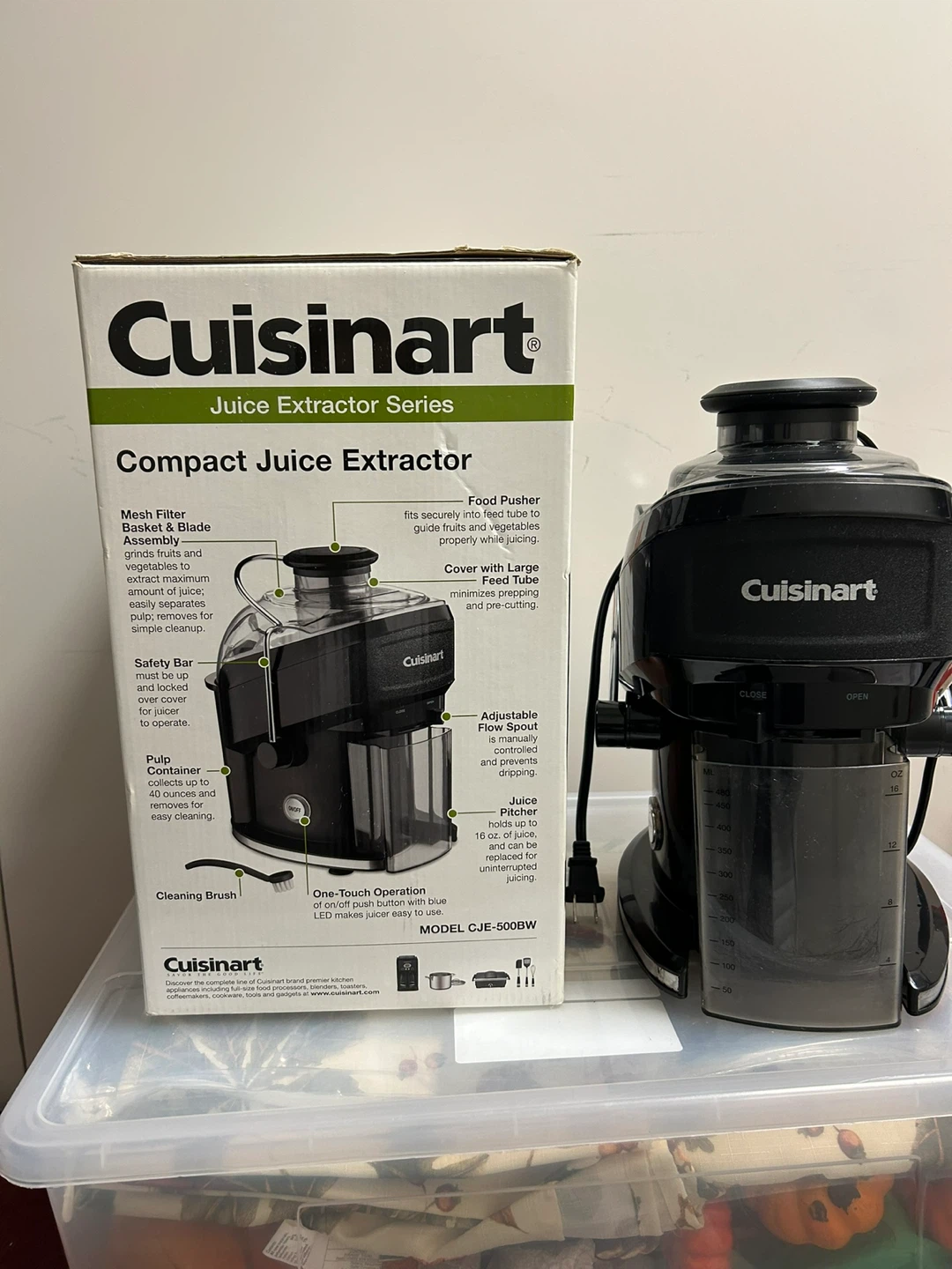 Cuisinart Compact Juice Extractor - Like New! - photo 2